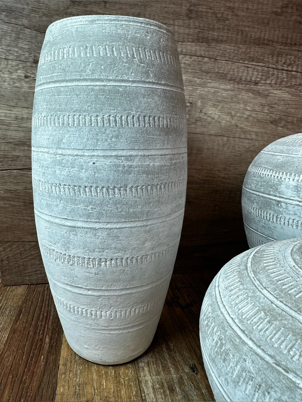 Neutral Textured Ceramic Vase - White